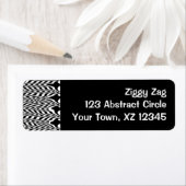 Étiquette Zigzag Abstrait noir et blanc (En situation)