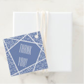 Étiquettes Cadeau 70 Merci Wonky Lines Numéro Motif Bleu/Blanc (En situation)