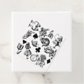 Étiquettes Cadeau Alice classique au pays des merveilles Caractères  (En situation)