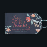Étiquettes-cadeau Amour et Merci Bluish Chalkboard Floral Mariage<br><div class="desc">Ajoutez vos cadeaux de faveur avec ce tag cadeau Mariage avec une belle florale contre un arrière - plan de tableau noir bleuté, avec le mot "Amour & Merci" dans la police de script moderne. Cette étiquette cadeau comprend un côté arrière à motifs. Consultez d'autres articles Mariages/nuptiaux correspondants dans ma...</div>