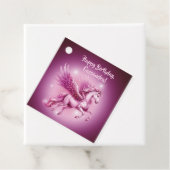 Étiquettes Cadeau Anniversaire Pink Pegasus Design Imaginaire (En situation)