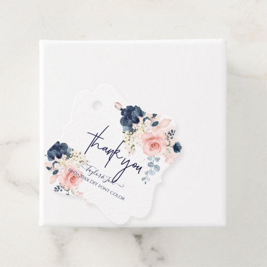 Étiquettes Cadeau Aquarelle Blush marine Bleu Rose Script Merci (En situation)