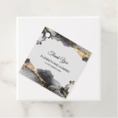 Étiquettes Cadeau Aquarelle Vanessa Noir et Blanc (En situation)