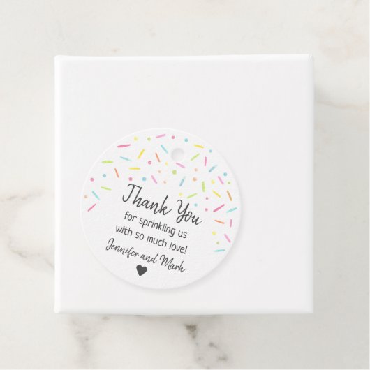 Étiquettes Cadeau Arc-en-ciel Bébé Merci (En situation)