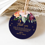 Étiquettes Cadeau Automne Merci Floral Bienvenue Mariage de sac de b<br><div class="desc">Ces étiquettes de cadeau mariage fleuris d'automne vous remercient bienvenue sont parfaites pour un mariage de automne. L'aménagement comprend un bouquet époustouflant de pêche à l'orange et de fleurs bordeaux de marsala, avec une typographie et des confettis de feuille d'or. Personnalisez les étiquettes cadeaux avec un message de remerciement et...</div>