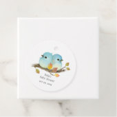 Étiquettes Cadeau Baby shower aux oiseaux bleus mignons (En situation)