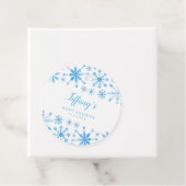 Étiquettes Cadeau Baby shower d'aquarelle bleu Little Snowflake (En situation)