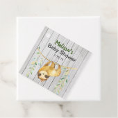 Étiquettes Cadeau Baby shower de fentes rustique (En situation)