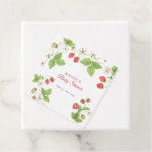 Étiquettes Cadeau Baby shower de fraise doux simple (En situation)