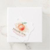 Étiquettes Cadeau Baby shower de fruits de pêche (En situation)