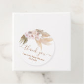 Étiquettes Cadeau Baby shower de gazon Pampas (En situation)