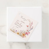 Étiquettes Cadeau Baby shower fleur sauvage Boho (En situation)