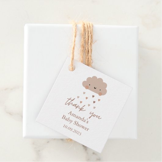 Étiquettes Cadeau Baby shower nuage de pluie Boho mûre (En situation)