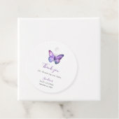 Étiquettes Cadeau Baby shower papillon Élégant Script Merci (En situation)