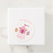Étiquettes Cadeau Baby shower singe de cirque rose unique (En situation)