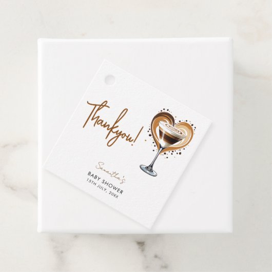 Étiquettes Cadeau Baby shower Tini One Espresso Martini (En situation)