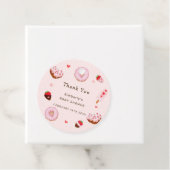 Étiquettes Cadeau Baby shower Valentines de Donuts Roses (En situation)