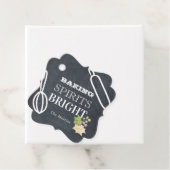 Étiquettes Cadeau Baking Springs Bright Holiday Chalkboard (En situation)