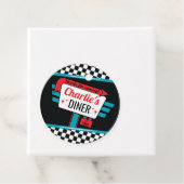 Étiquettes Cadeau Balise cadeau 1950's Diner Retro Anniversaire Favo (En situation)