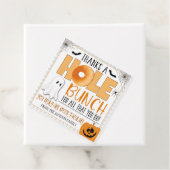 Étiquettes Cadeau Balise cadeau de Bagel Halloween (En situation)