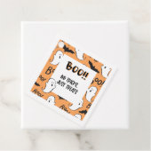 Étiquettes Cadeau Balise cadeau de traitement d'Halloween (En situation)