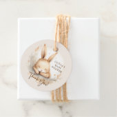 Étiquettes Cadeau Balise de cadeau de Baby shower de lapin de sciage (En situation)