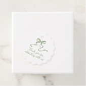 Étiquettes Cadeau Balise Whimsical Sage Green Wedding Favor (En situation)