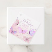 Étiquettes Cadeau Balises de préférence du Carré de thème papillon (En situation)