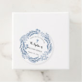 Étiquettes Cadeau Baptême de fleurs bleues (En situation)