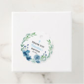 Étiquettes Cadeau Baptême de Garçon Bleu Rond (En situation)