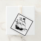 Étiquettes Cadeau Bateau pirate (En situation)