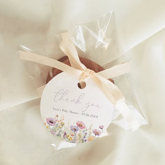 Étiquettes Cadeau Bébé pourpre dans le Baby shower Fleur sauvage fle