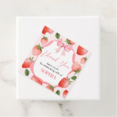 Étiquettes Cadeau Berry Bow rose Premier Carré d'anniversaire (En situation)