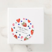 Étiquettes Cadeau Berry Sweet Baby shower (En situation)