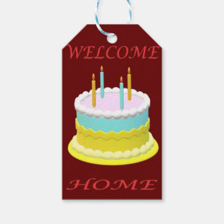 Étiquettes-cadeau Bienvenue à la maison avec un gâteau bougies et mo