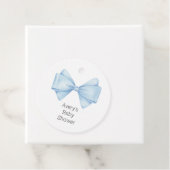 Étiquettes Cadeau Blue Bow Modern Boy Baby shower (En situation)
