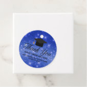 Étiquettes Cadeau Blue Sparkle Graduate Chic Graduate Party (En situation)