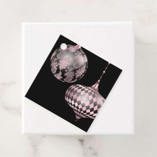 Étiquettes Cadeau Blush rose Noël Damas et Arlequin (En situation)