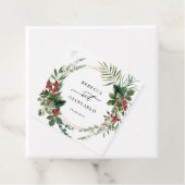 Étiquettes Cadeau Botanical Holiday Greenery Red Berries Wedding (En situation)