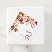 Étiquettes Cadeau Bourgogne Burange Brown Floral Mariage (En situation)