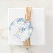 Étiquettes Cadeau Bow One Silly Goose 1st Birthday Blue Gingham (En situation)