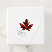 Étiquettes Cadeau Buffalo Plaid Canadian Maple Leaf (En situation)