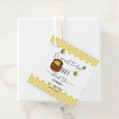 Étiquettes Cadeau Bumblebee si doux à être un 1er anniversaire (En situation)