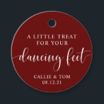 Étiquettes Cadeau Burgundy Dancing Feet Flip Flop Wedding Favor Tag<br><div class="desc">These favor tags are perfect for offering your guests flip flops for dancing at your wedding.</div>