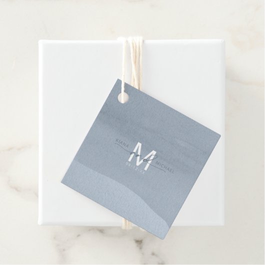 Étiquettes Cadeau Calligraphie Monogramme Mariage Dusty Blue ID771 (En situation)