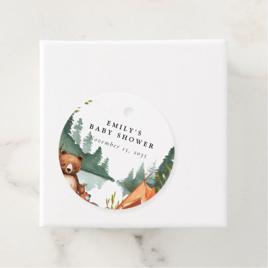 Étiquettes Cadeau Camping Mountain Baby shower rustique (En situation)