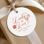 Étiquettes Cadeau Carte à jouer Chanceux en amour Casino Enterrement<br><div class="desc">Ce sont des étiquettes de faveur de fête d'enterrement de vie de jeune fille élégantes en forme de carte à jouer Chanceux en amour Casino !</div>