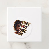 Étiquettes Cadeau Cercles de faveur – Ils ne sont pas comme nous (En situation)