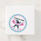 Étiquettes Cadeau Cercles Ninja Warrior Girl 2" (En situation)