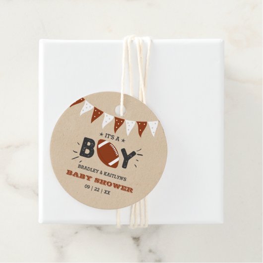 Étiquettes Cadeau C'est un garçon ! Football Thème Co-ed Baby shower (En situation)